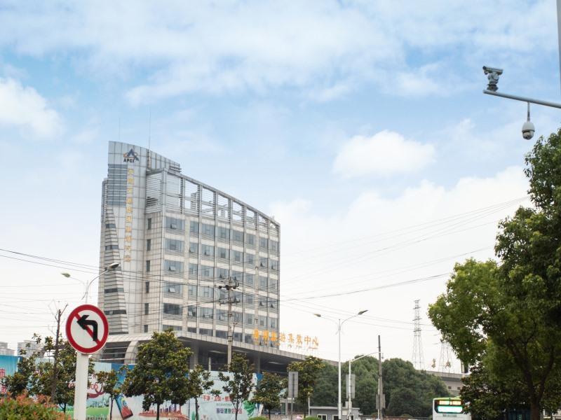 Shell Hefei Chaohu Railway Station Wanda Plaza Hotel Exterior photo